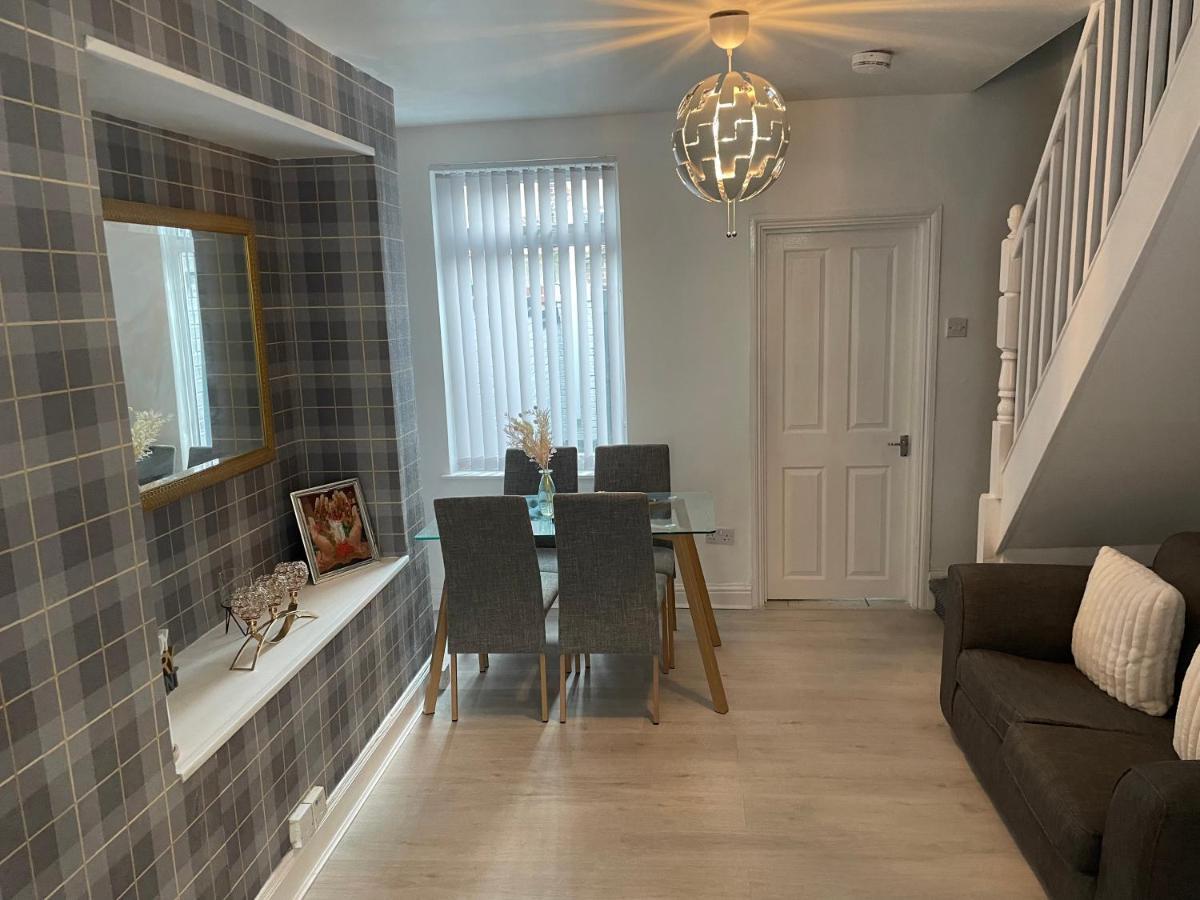 Luxury Spacious 2 Bedroom Home. * Liverpool