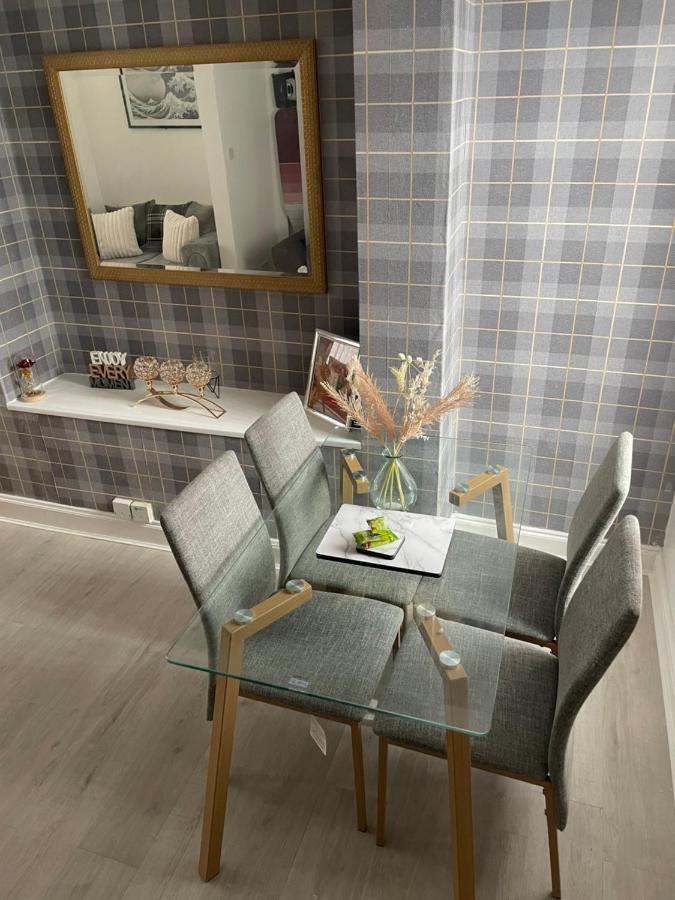 Apartment Luxury Spacious 2 Bedroom Home. Liverpool