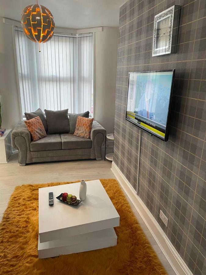 Apartment Luxury Spacious 2 Bedroom Home.