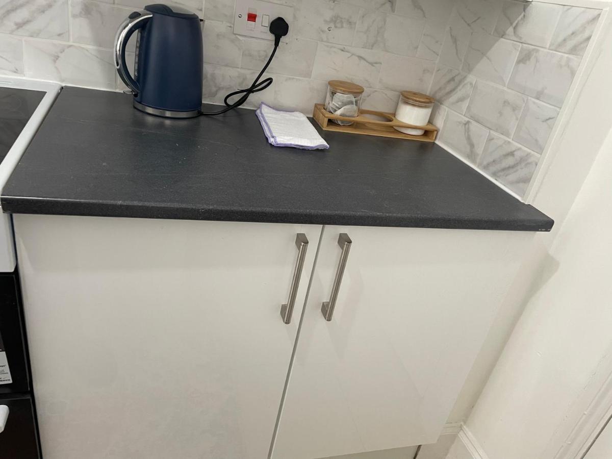 Apartment Luxury Spacious 2 Bedroom Home. Liverpool