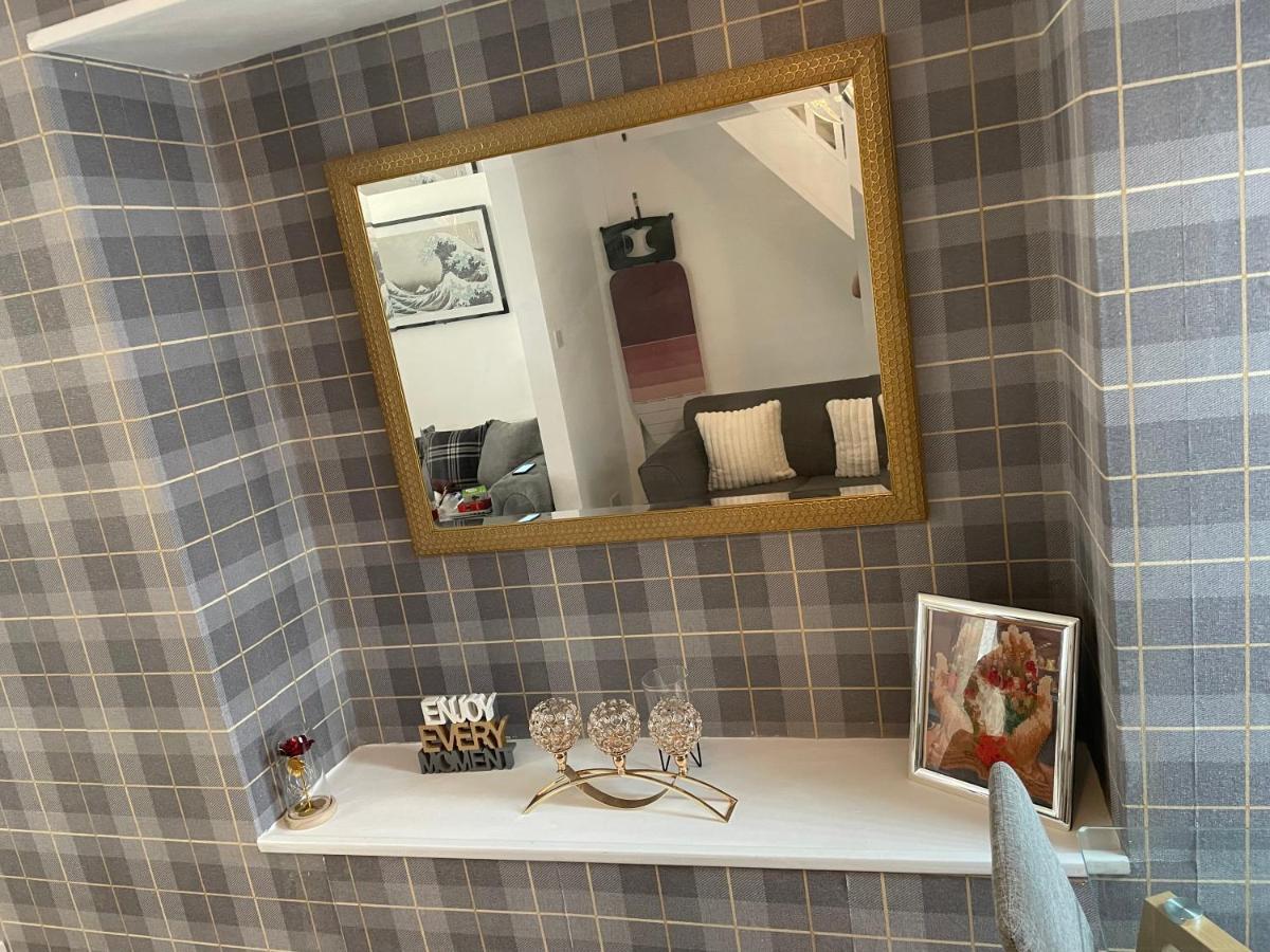 Luxury Spacious 2 Bedroom Home. *