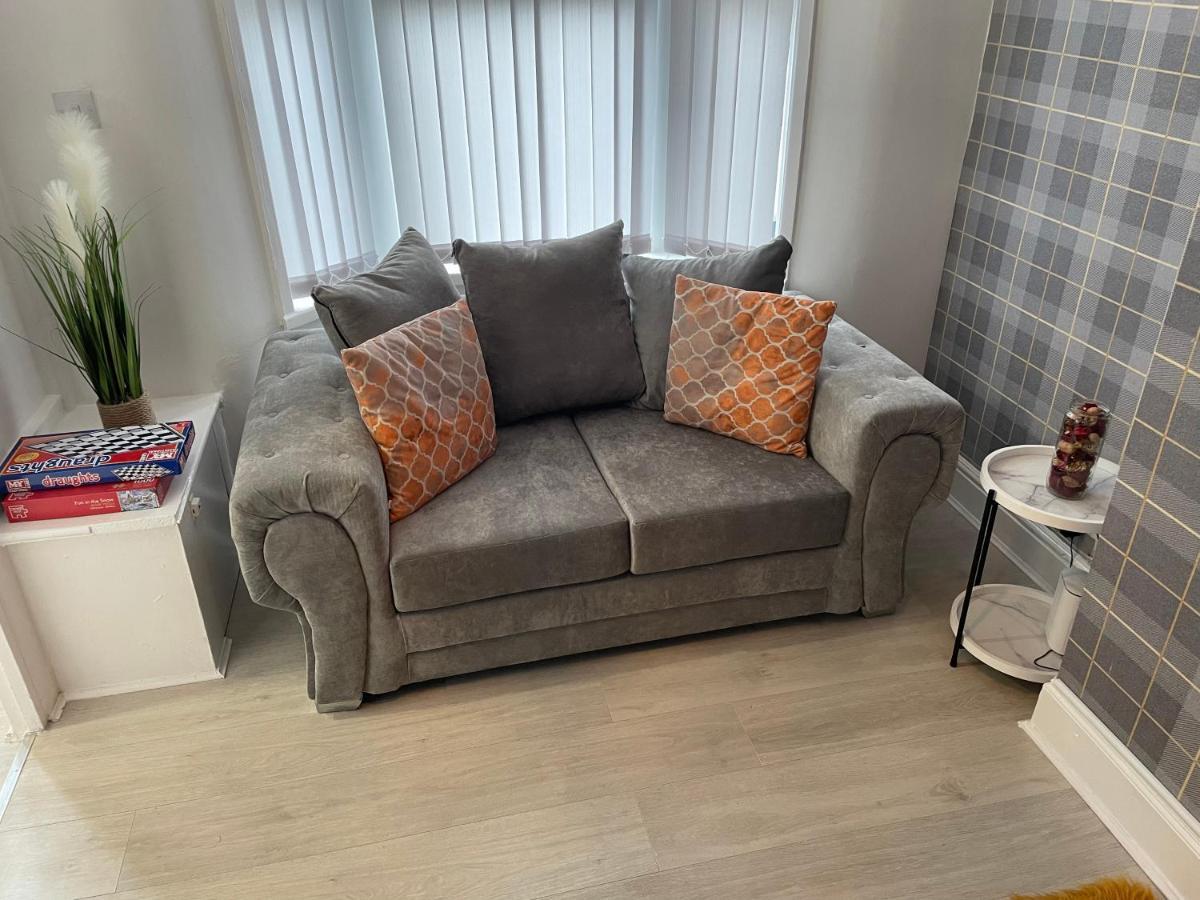 Luxury Spacious 2 Bedroom Home. *